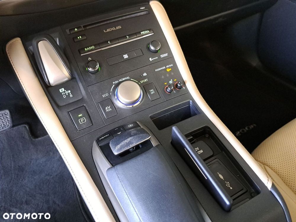 Lexus CT 200h Prestige - 29