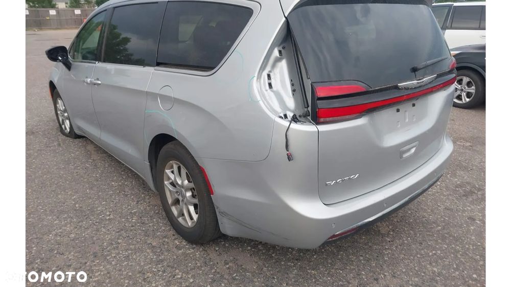 Chrysler Pacifica - 2