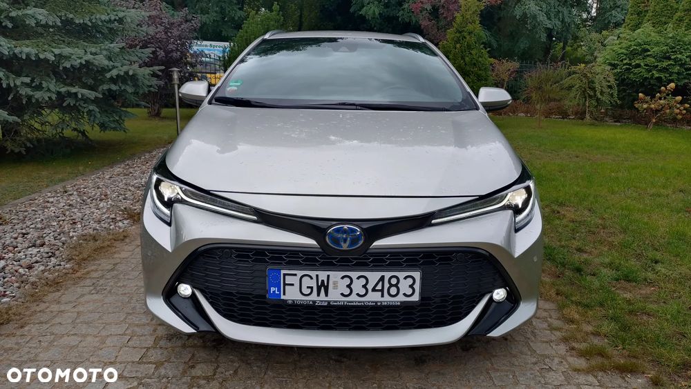 Toyota Corolla 2.0 Hybrid Team Deutschland - 4