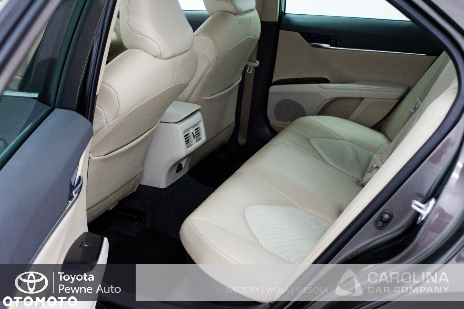 Toyota Camry - 13
