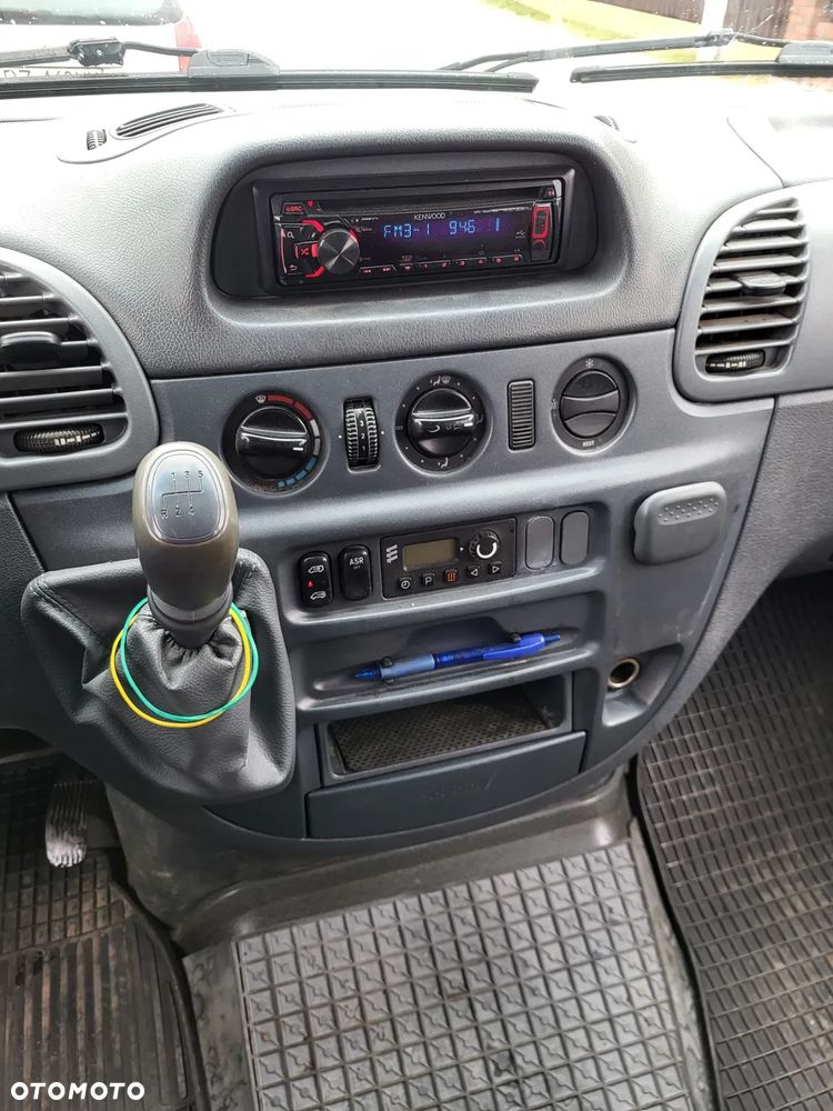 Mercedes-Benz Sprinter - 10