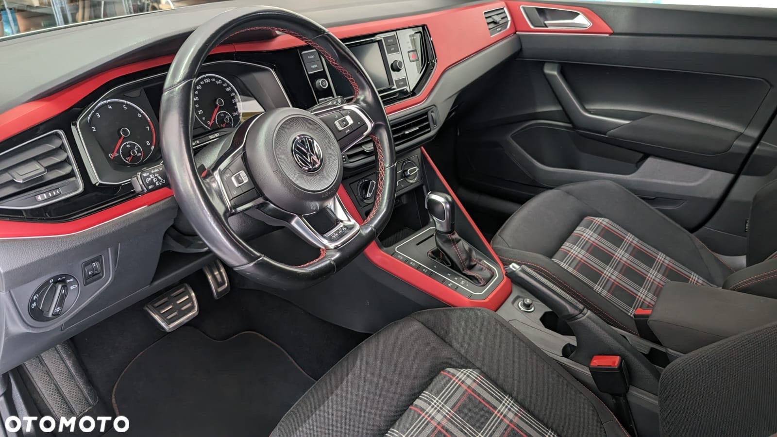 Volkswagen Polo 2.0 TSI OPF DSG GTI - 12