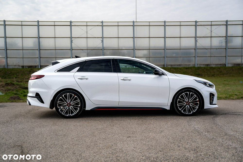 Kia ProCeed - 9