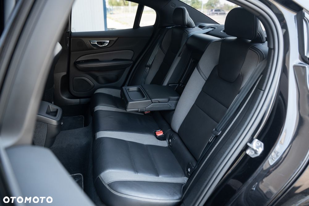 Volvo S60 T4 Geartronic RDesign - 35