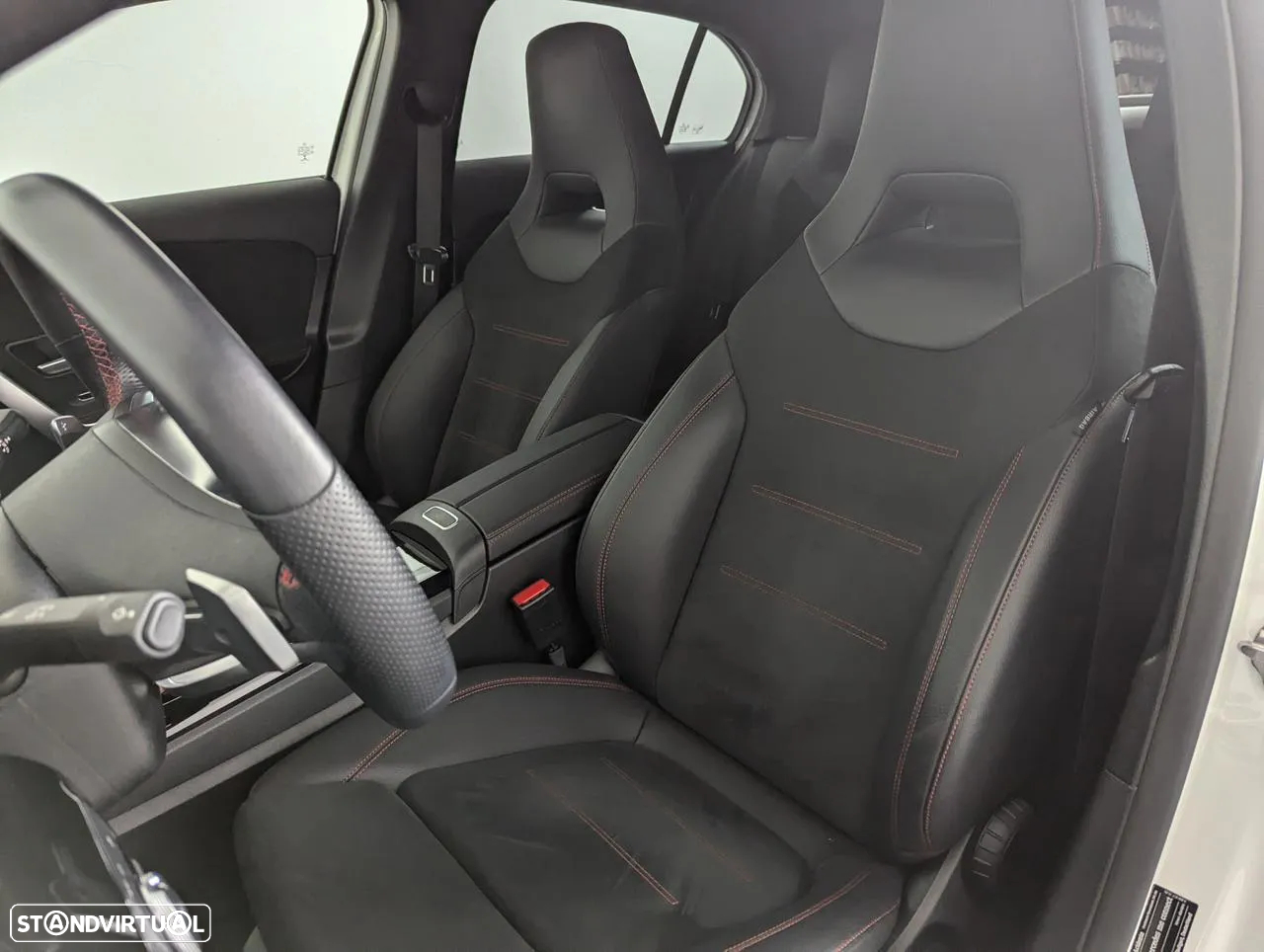 Mercedes-Benz A 250 e AMG Line - 17