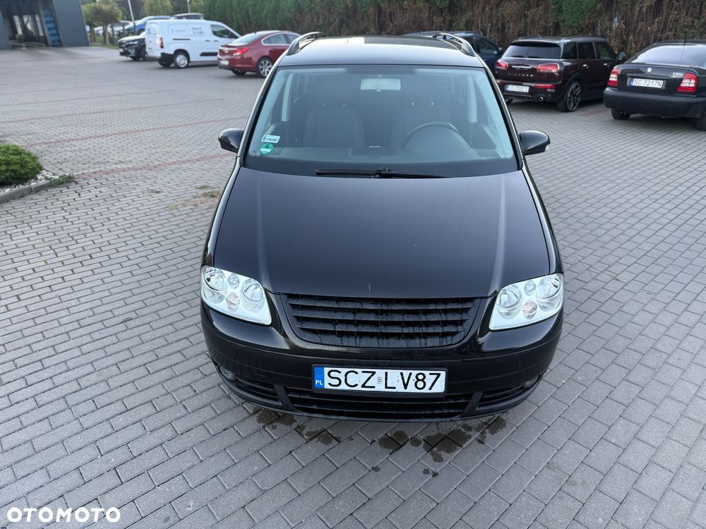 Volkswagen Touran 2.0 TDI DPF Highline - 3