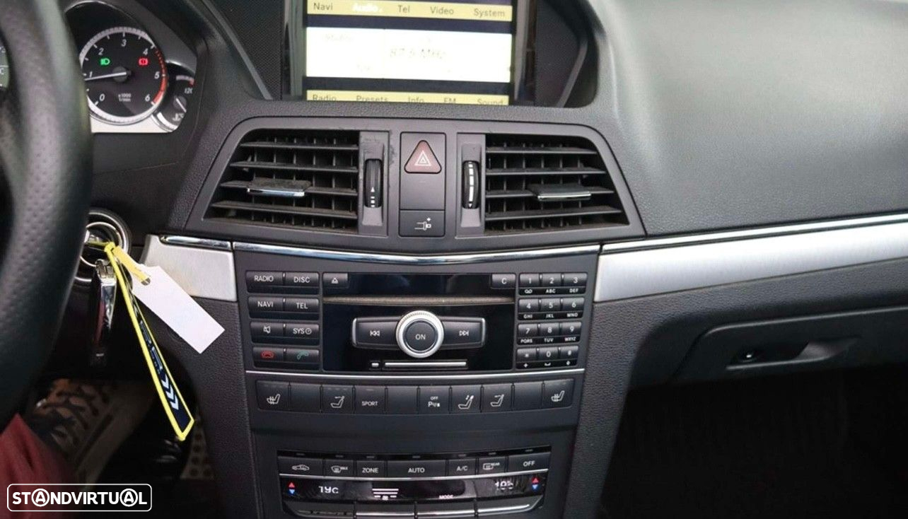 Mercedes-Benz E 220 CDi Avantgarde BlueEfficiency Auto - 37