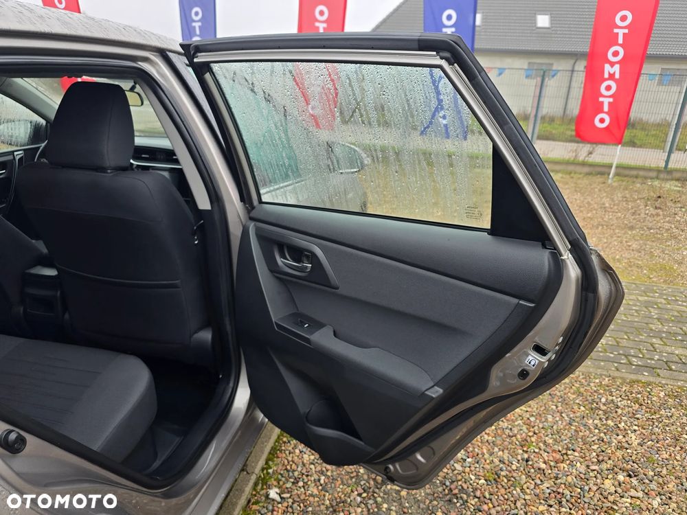 Toyota Auris - 12
