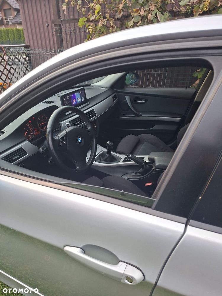 BMW Seria 3 320d - 24