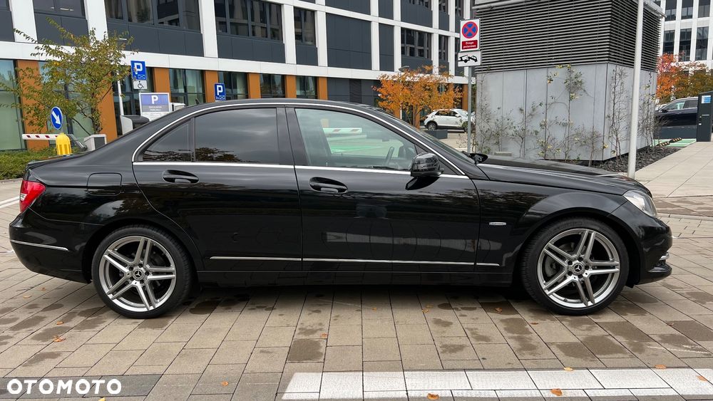 Mercedes-Benz Klasa C 180 T CGI Automatik BlueEFFICIENCY Avantgarde - 10