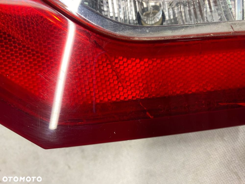 LAMPA PRAWA TYŁ W KLAPE FORD FUSION MK2 USA - 4