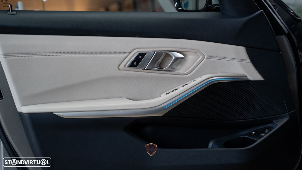 BMW 320 e Touring Line Luxury Auto - 21