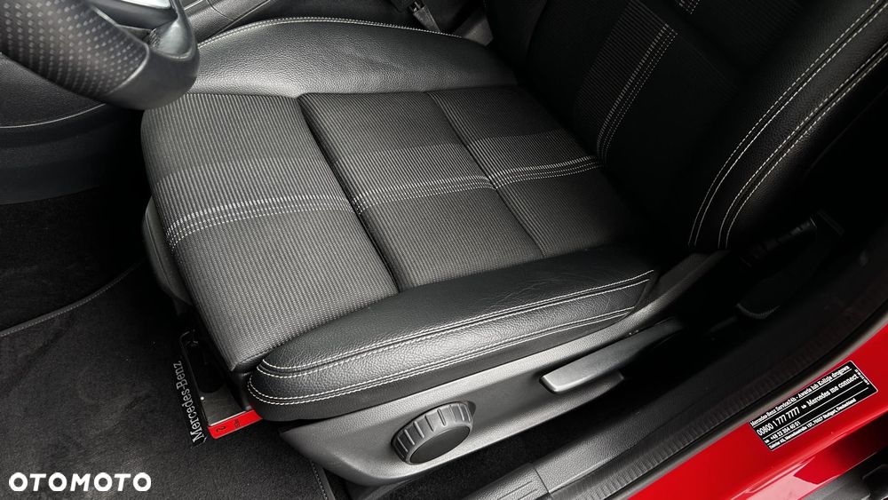 Mercedes-Benz GLA - 13