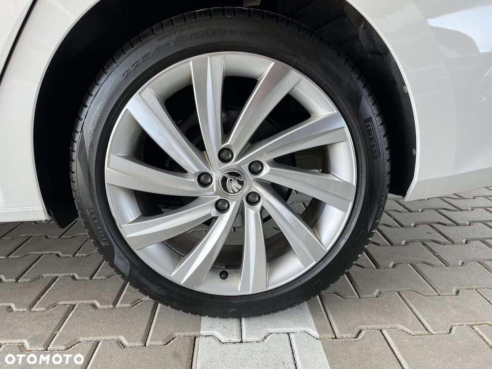 Skoda Octavia 2.0 TDI Style DSG - 19