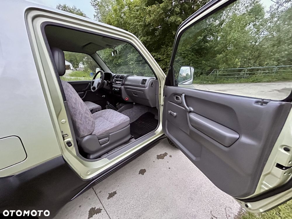 Suzuki Jimny 1.3 JLX - 23