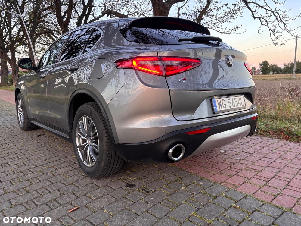 Alfa Romeo Stelvio 2.0 Turbo TI Q4 - 32