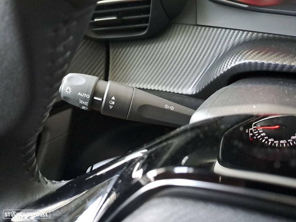 Peugeot 2008 1.2 PureTech Active - 13