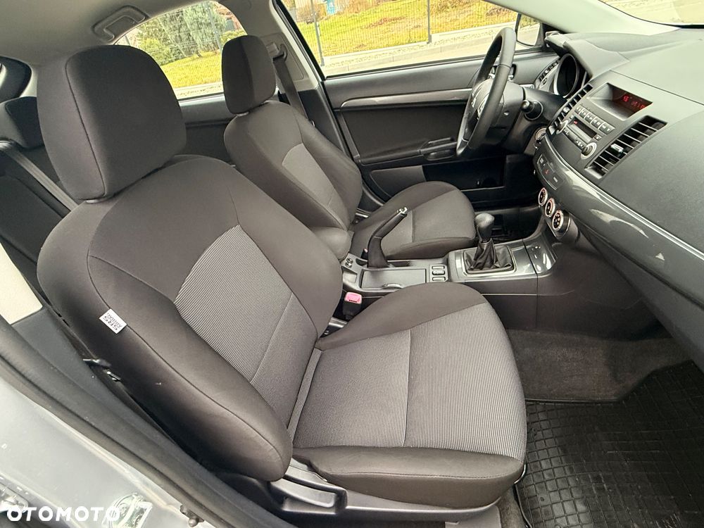 Mitsubishi Lancer 1.8 Intense - 22