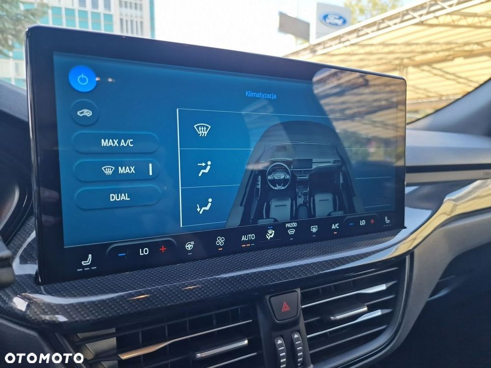 Ford Focus 1.0 EcoBoost Hybrid ST-LINE X - 29