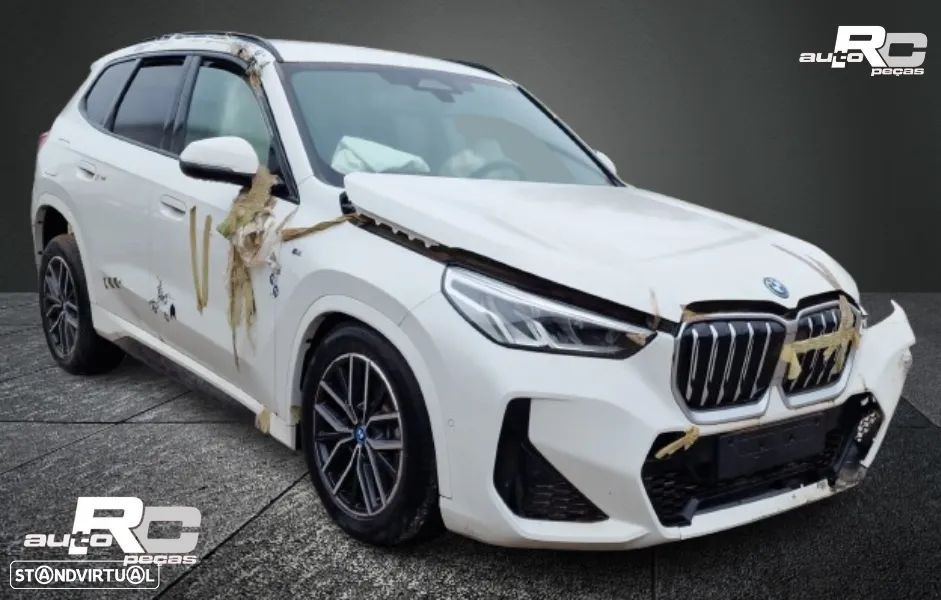 BMW X1 iX1 xDrive 30 Elétrico para peças - 3