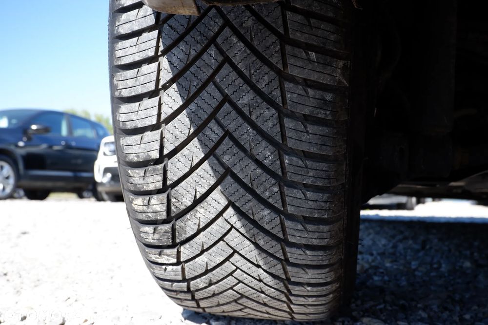 BMW Seria 2 218d Advantage - 38