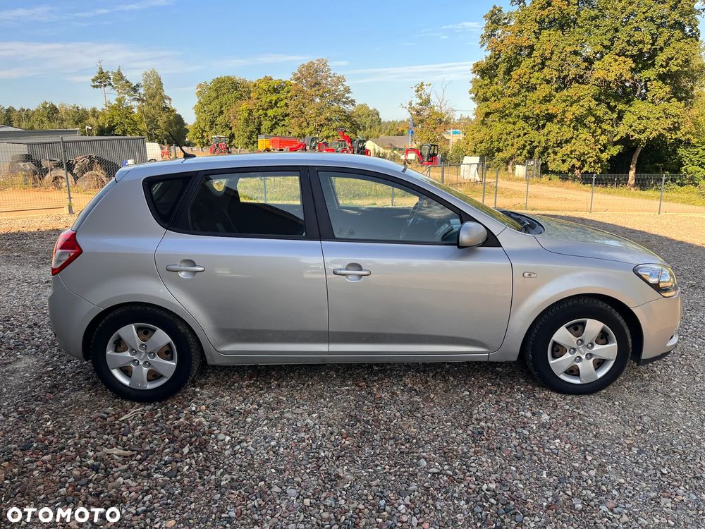 Kia Ceed 1.4 Comfort + - 7