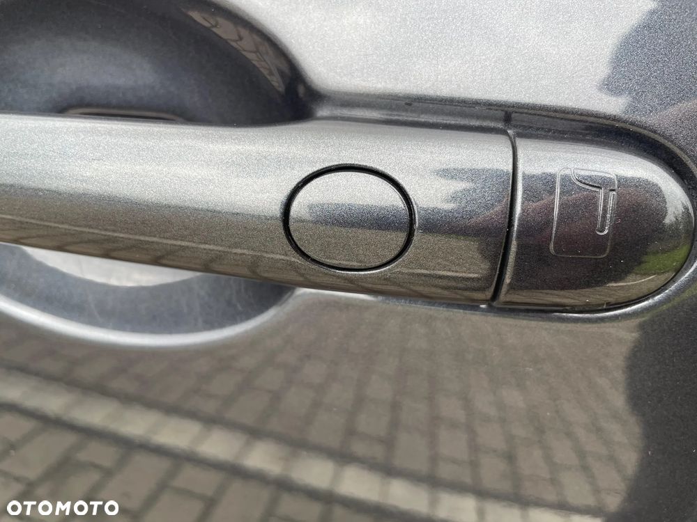 Renault Laguna Grandtour dCi 180 FAP Initiale - 20