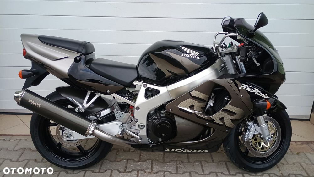 Honda CBR - 3
