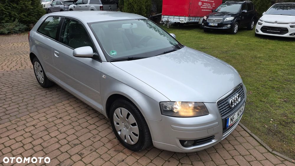 Audi A3 3-drzwiowe 1.6 Attraction - 10