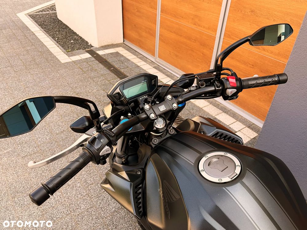 Honda CB - 8