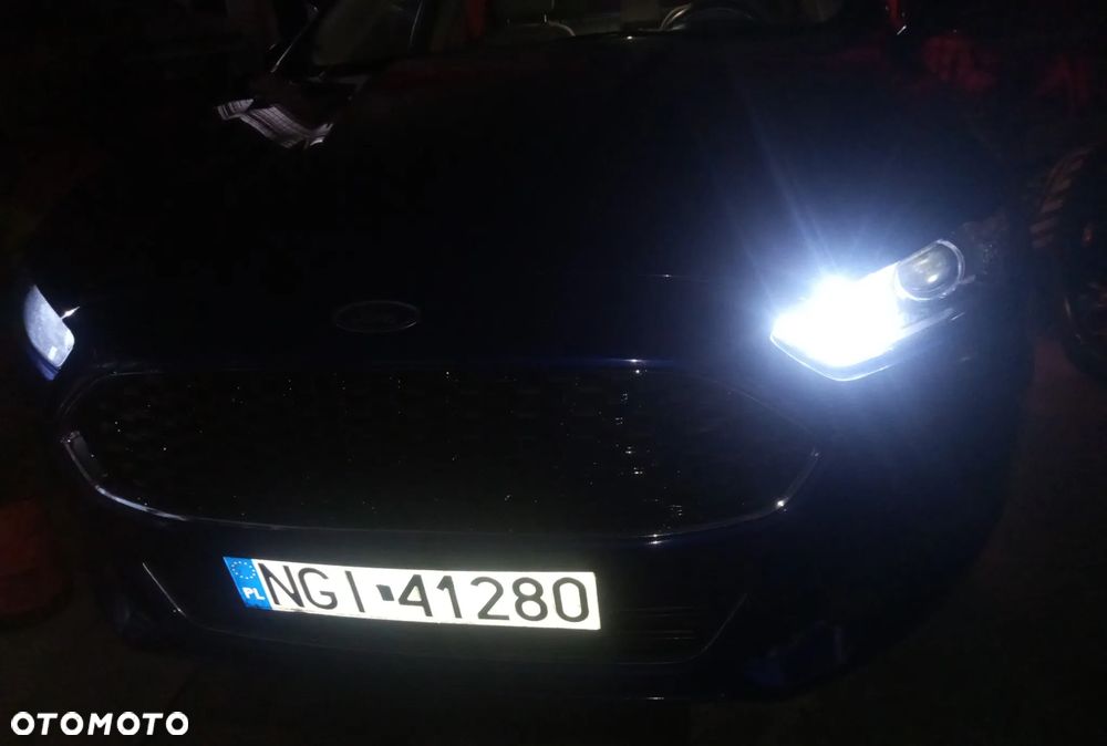 Ford Fusion - 17
