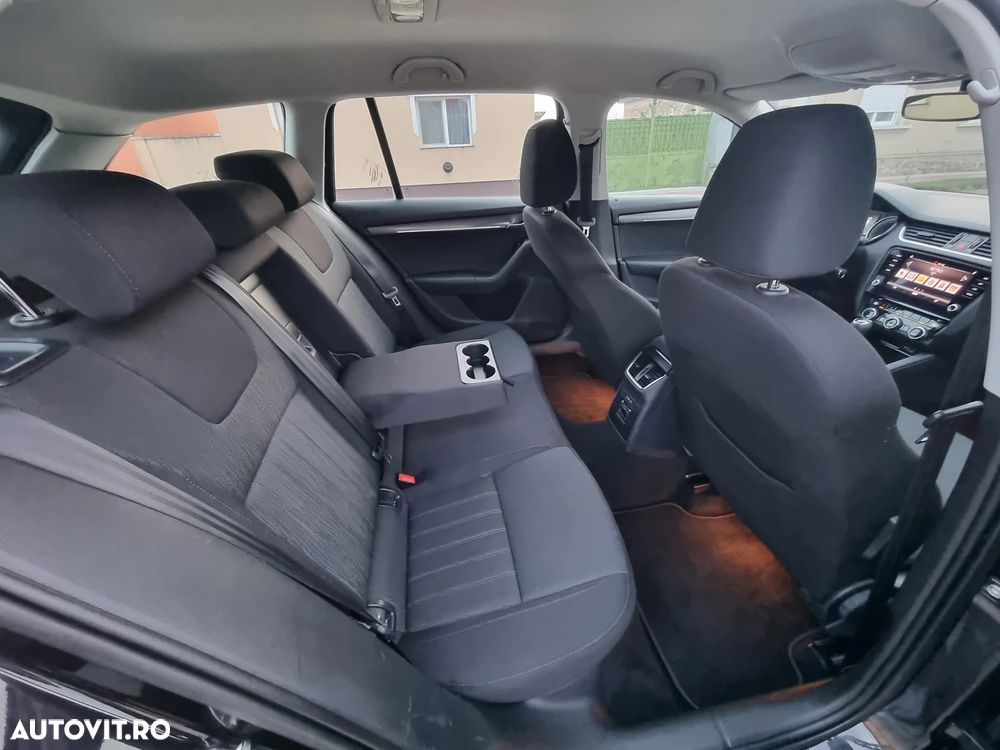 Skoda Octavia Combi Diesel 2.0 TDI DSG Style - 6