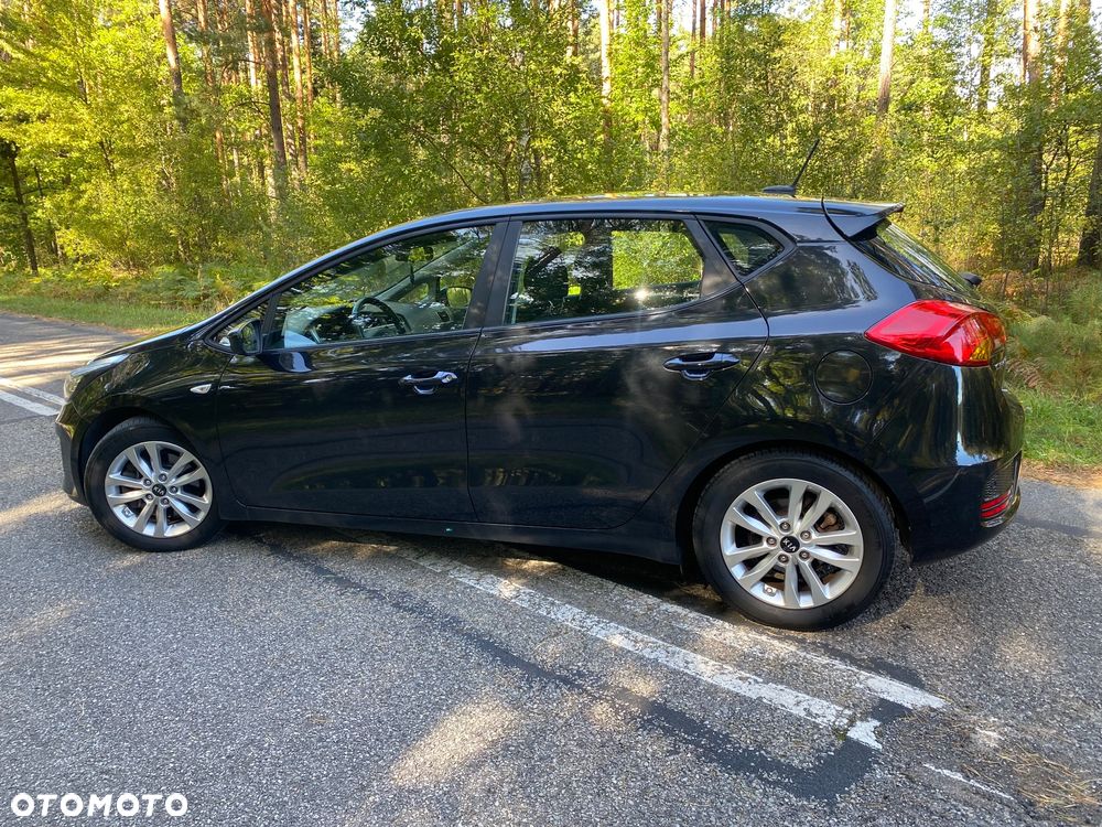 Kia Ceed 1.6 CRDi 136 DCT ISG Spirit - 10