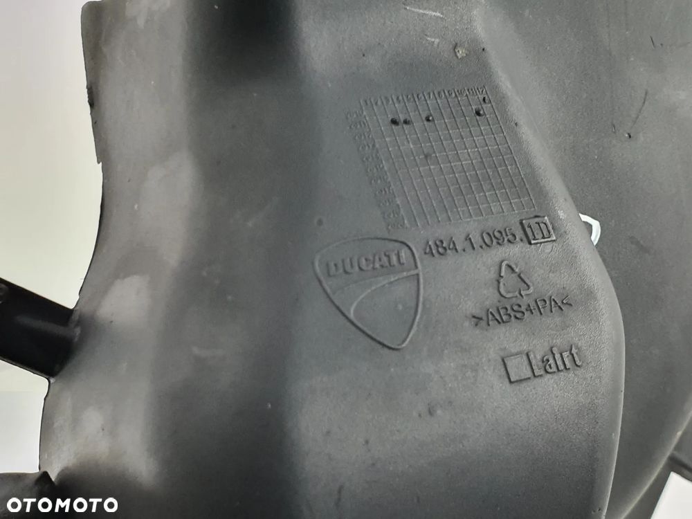 WYPELNIENIE PRAWE WLOT OSLONA    DUCATI DIAVEL - 21