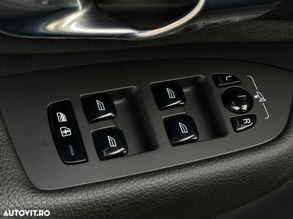 Volvo XC 90 D5 AWD Geartronic Momentum - 20