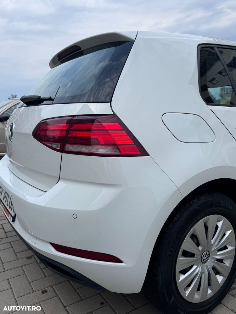 Volkswagen Golf 1.6 TDI Comfortline - 6
