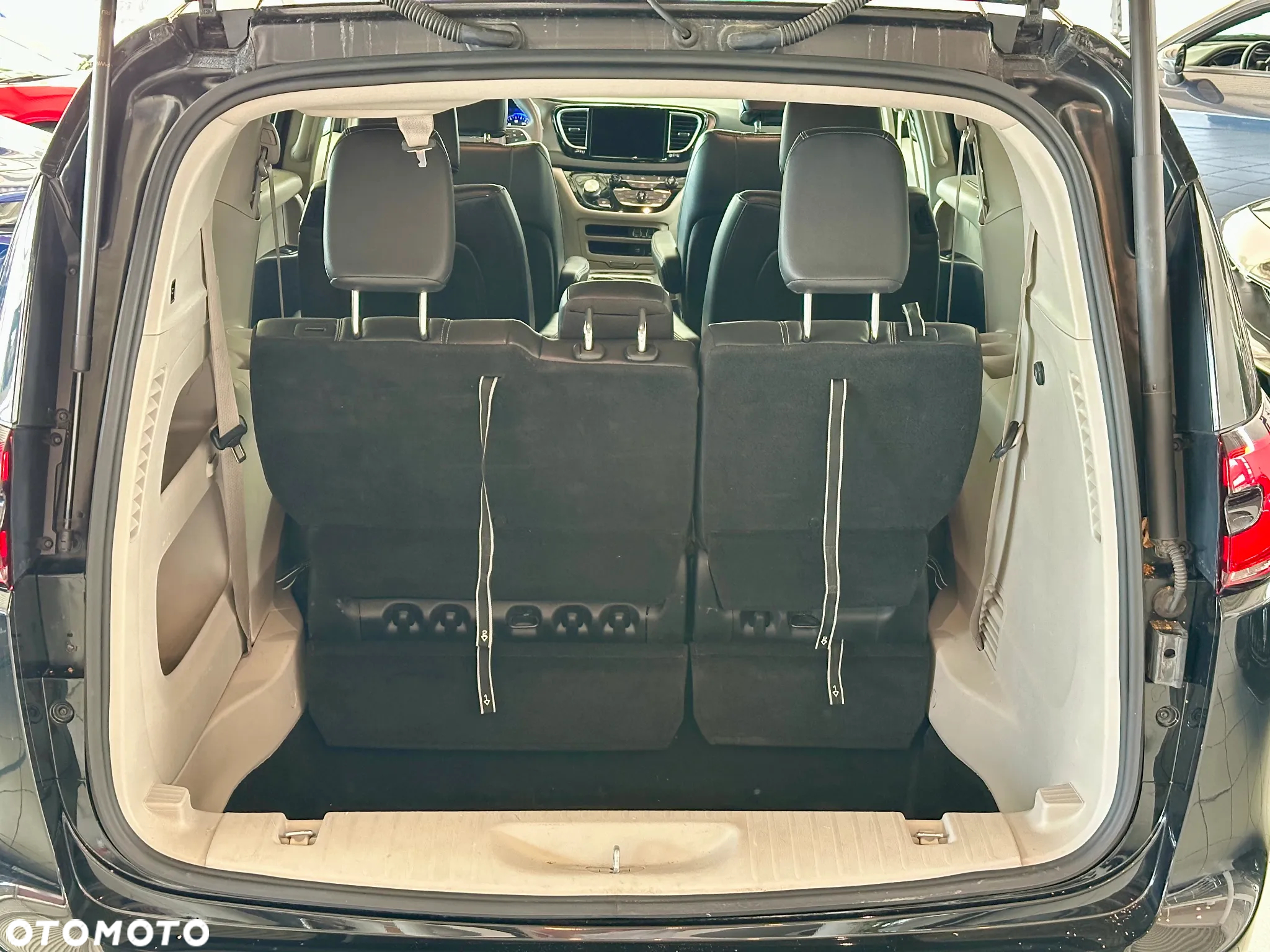 Chrysler Pacifica - 21