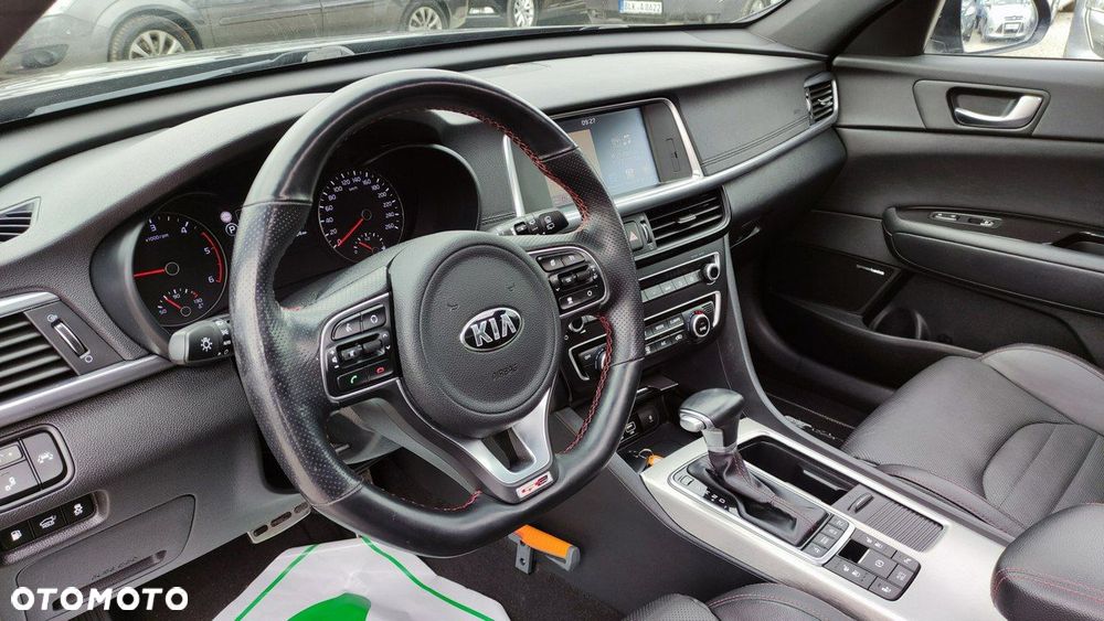 Kia Optima - 26