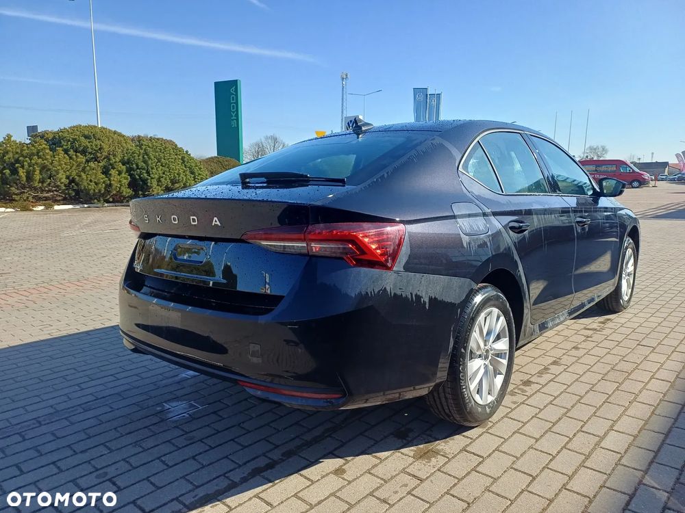 Skoda Octavia 2.0 TDI Drive Essence DSG - 6