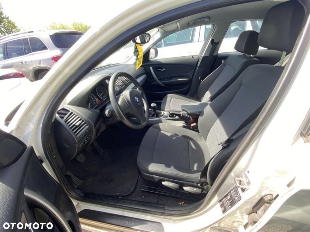 BMW Seria 1 116i - 22
