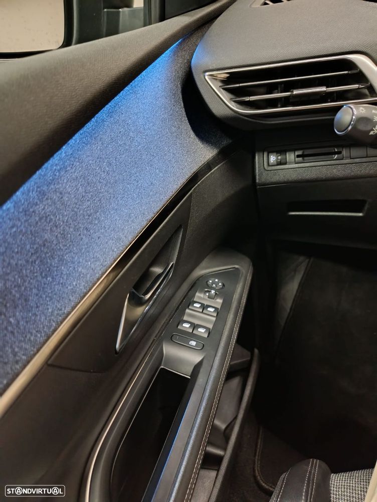 Peugeot 5008 1.5 BlueHDi Allure EAT8 - 24