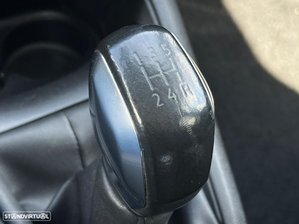 Peugeot 208 1.2 PureTech Style - 13