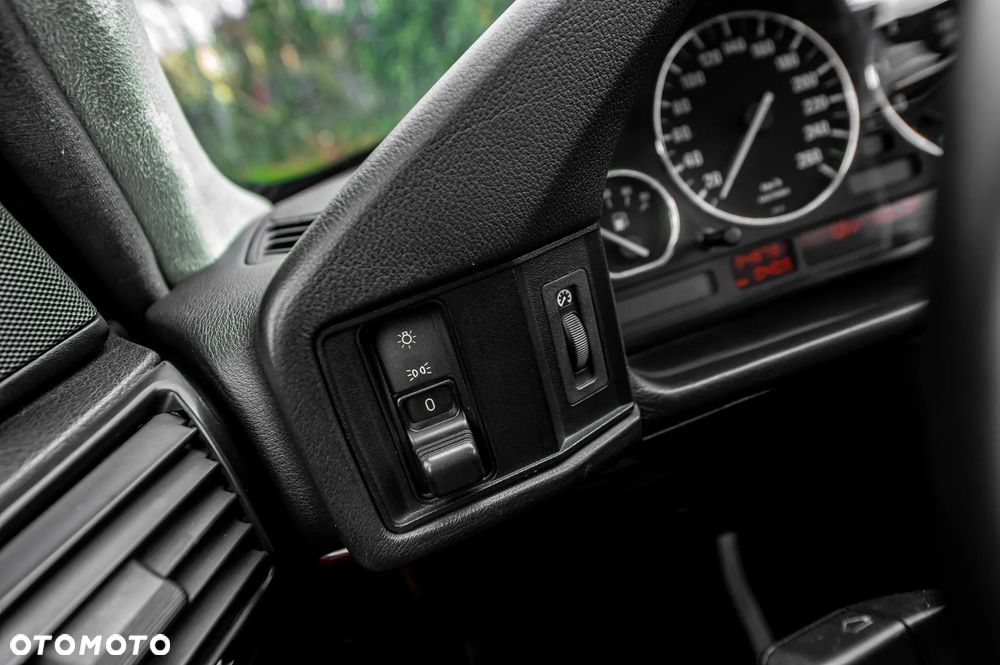 BMW Seria 5 - 21