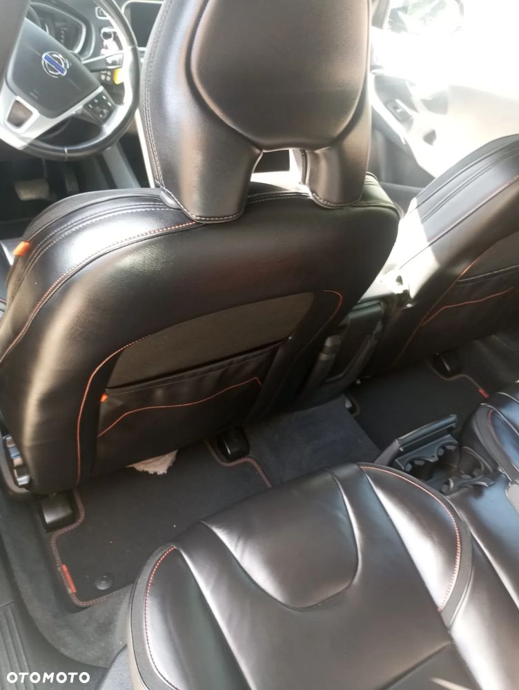 Volvo V40 Cross Country D3 Geartronic Ocean Race - 25