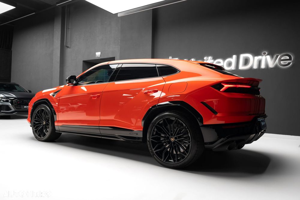Lamborghini URUS - 8