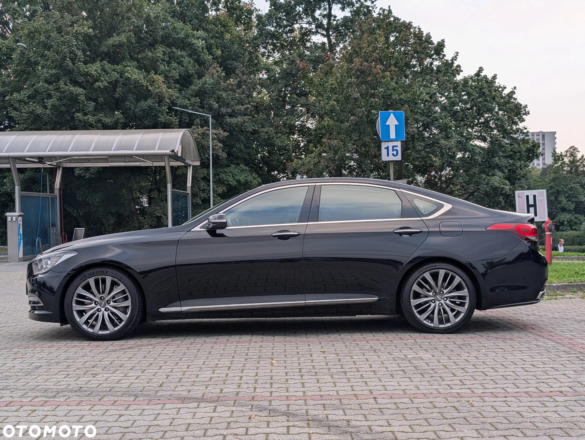 Hyundai Genesis 3.8 V6 GDI - 17