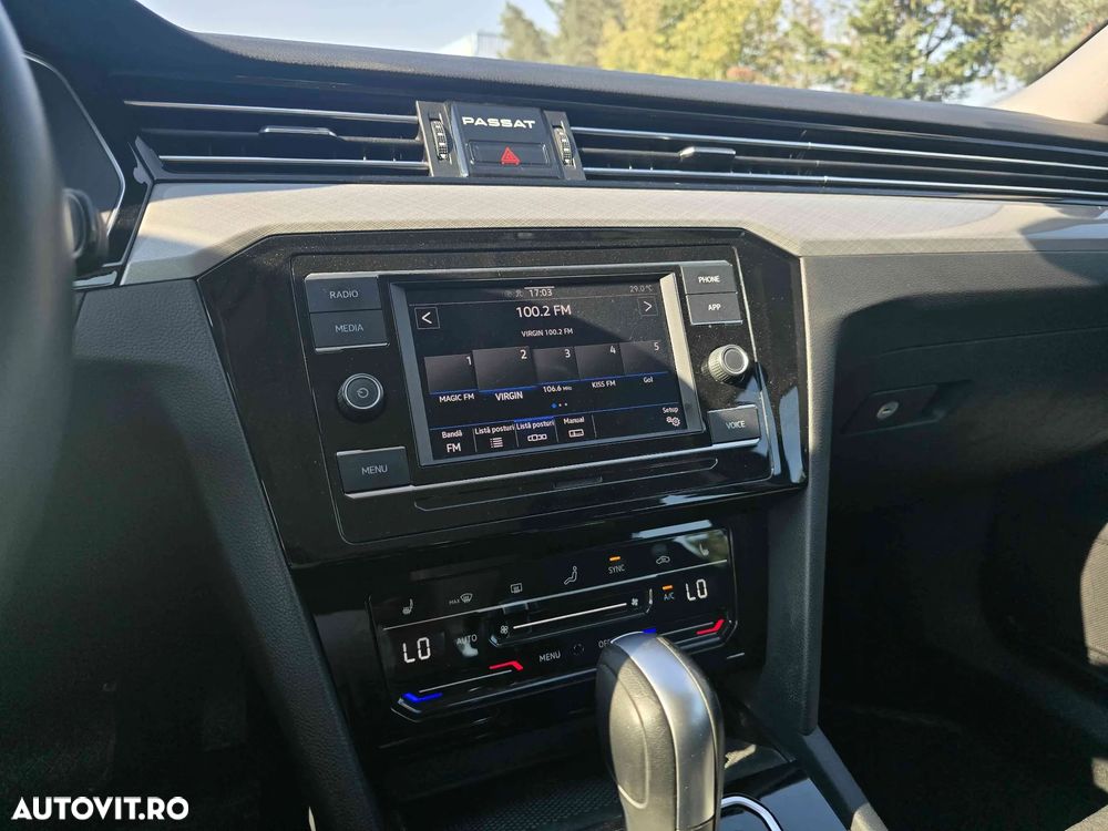 Volkswagen Passat - 13