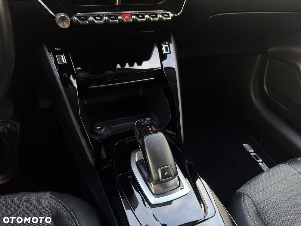 Peugeot 208 - 13