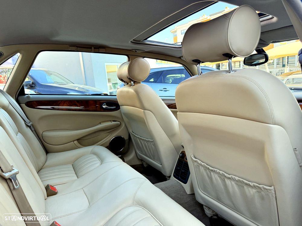 Jaguar XJ XJ8 3.2 Executive - 32