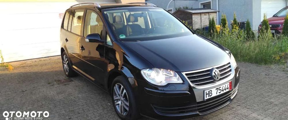 Volkswagen Touran 2.0 TDI DPF DSG STYLE - 23
